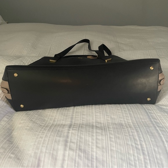 Lauren Ralph Lauren Large Black Leather Expandable Shoulder Purse - Picture 5 of 8